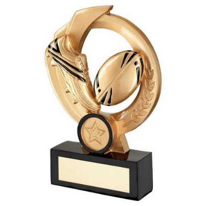 Picture of Gold~black Rugby Ball And Boot On Round Wreath With Plate (1in Centre)